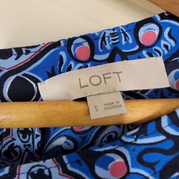 LOFT | Blue Pink Print Blouse Womens Small Keyhole Back Office - Picture 3 of 6